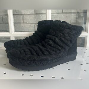 Ugg Classic Mini Chunky Knit Short Cardy s9 Black Womens Sweater Boots RARE